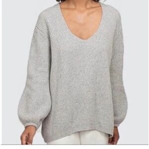 Cuyana Light Gray V-Neck Sweater wool/cashmere MD
